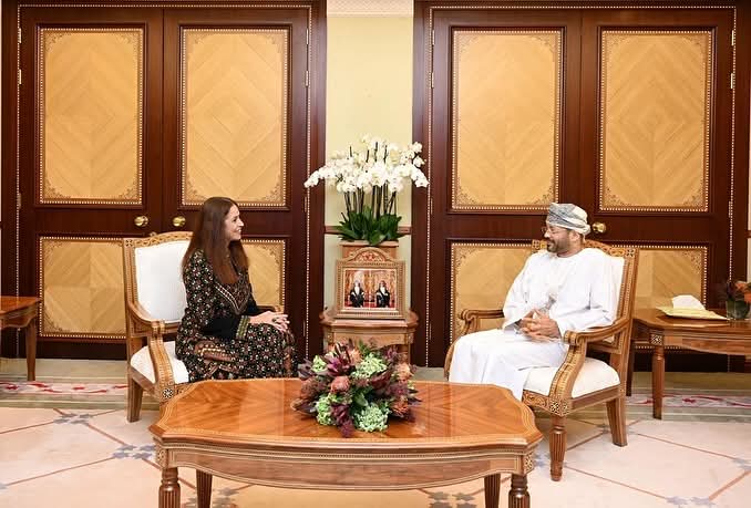 السفيرة ثروة النعيمات تودع سلطنة عمان بلقاء وزير الخارجية العماني
