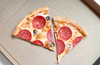 هل ستأكل البيتزا بعد هذا الفيديو الصادم؟