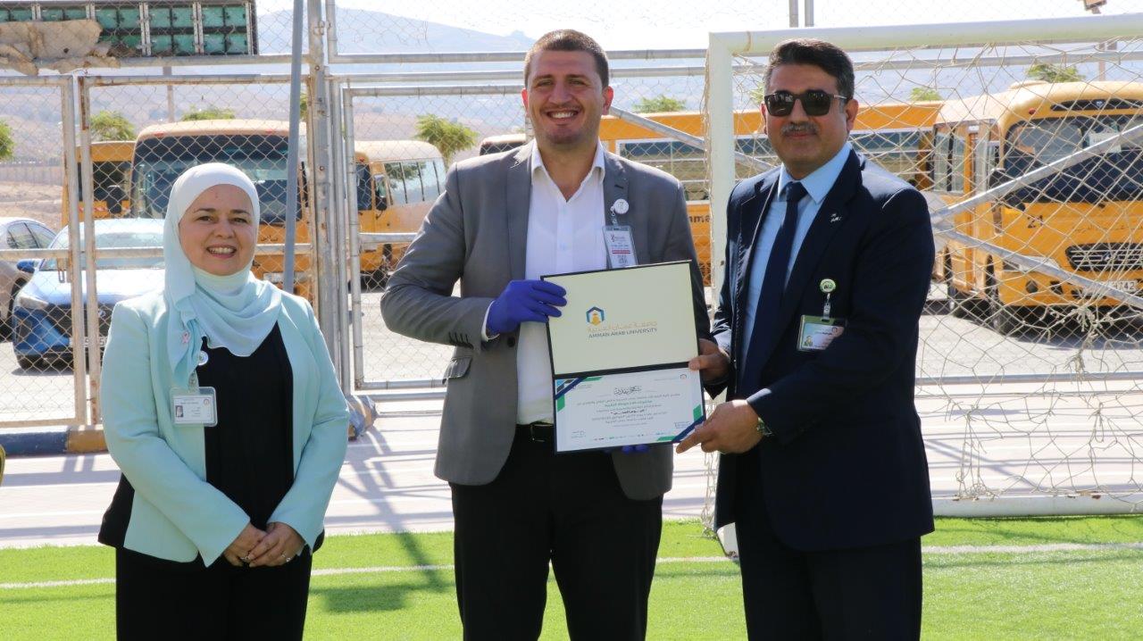 صيدلة عمان العربية تنظم اليوم الصحي لمنتسبيها تحت شعار صحتك بتهمنا - صور