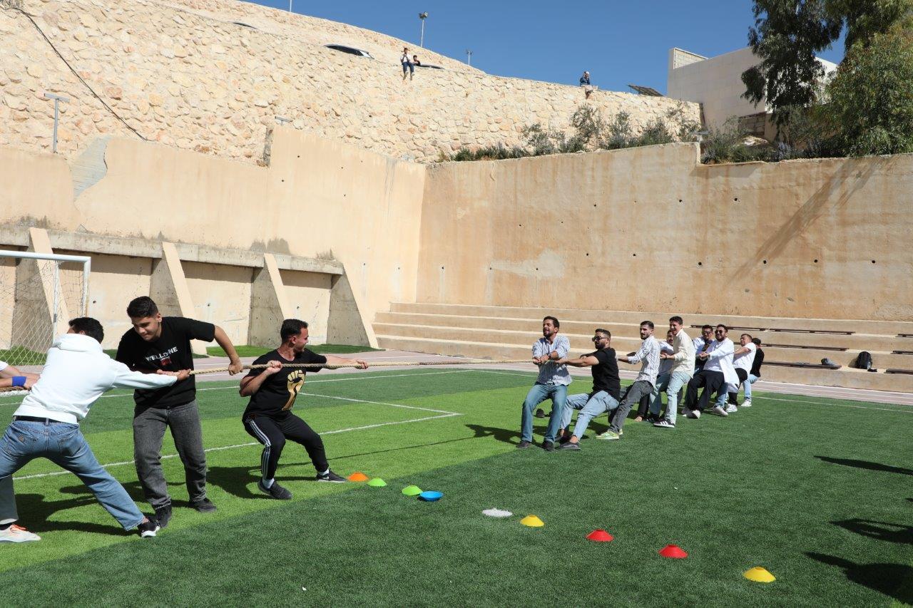 صيدلة عمان العربية تنظم اليوم الصحي لمنتسبيها تحت شعار صحتك بتهمنا - صور