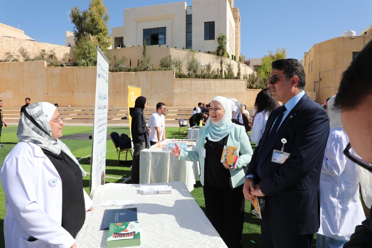 صيدلة عمان العربية تنظم اليوم الصحي لمنتسبيها تحت شعار صحتك بتهمنا - صور