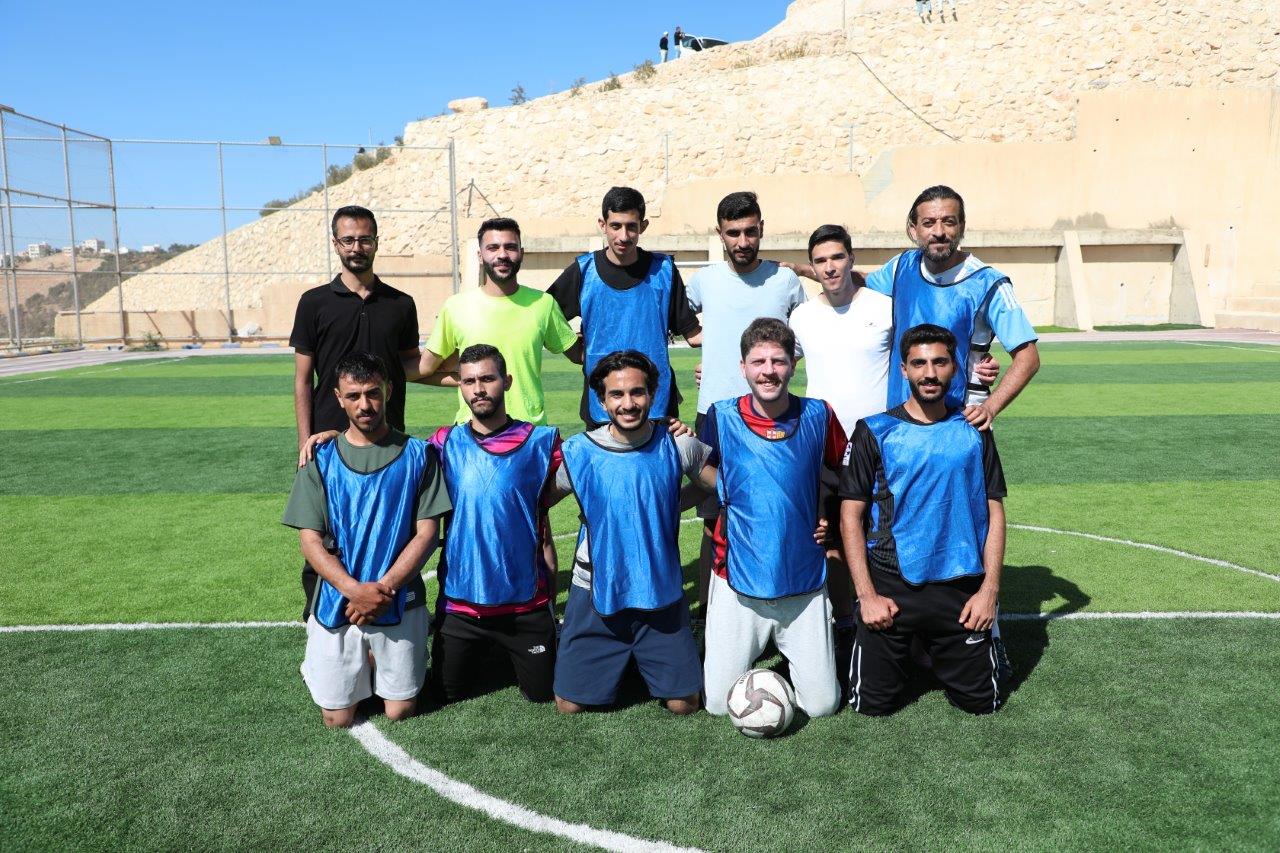 فريق طلبة كلية صيدلة عمان العربية يتوج ببطولة كرة القدم على مستوى كليات الجامعة