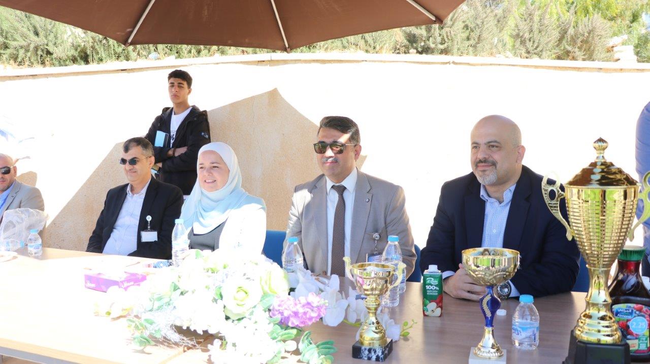 فريق طلبة كلية صيدلة عمان العربية يتوج ببطولة كرة القدم على مستوى كليات الجامعة