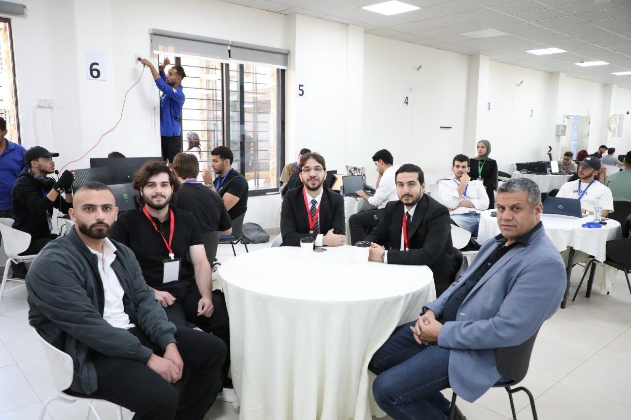 جامعة عمان العربية تختتم التحدي الأردني الأول للأمن السيبراني بمشاركة (25) جامعة و(112) فريقا