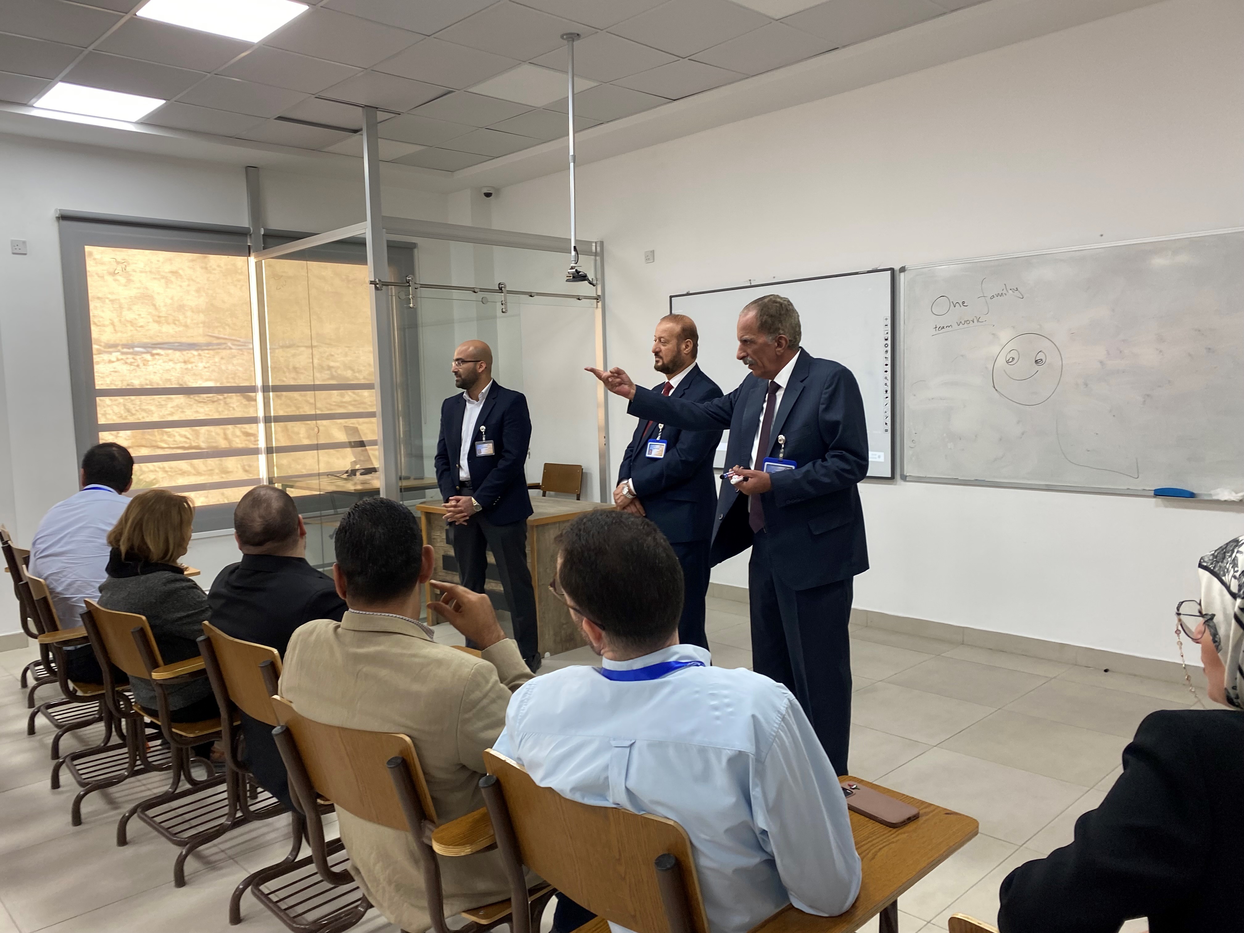 كلية الهندسة في عمان العربية تلتقي بطلبتها