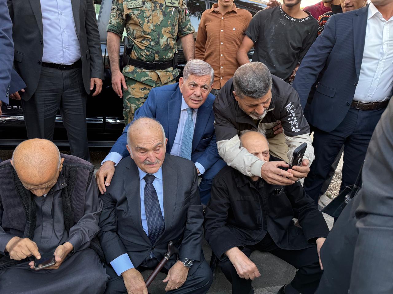 عندما يعيش الأمير حسن أجمل ذكرياته مع المواطنين البسطاء في مخيم الوحدات