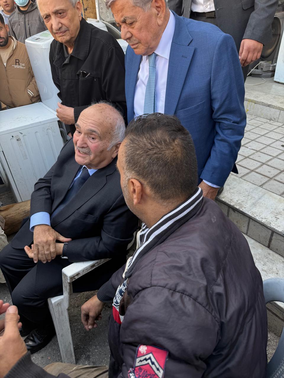 عندما يعيش الأمير حسن أجمل ذكرياته مع المواطنين البسطاء في مخيم الوحدات