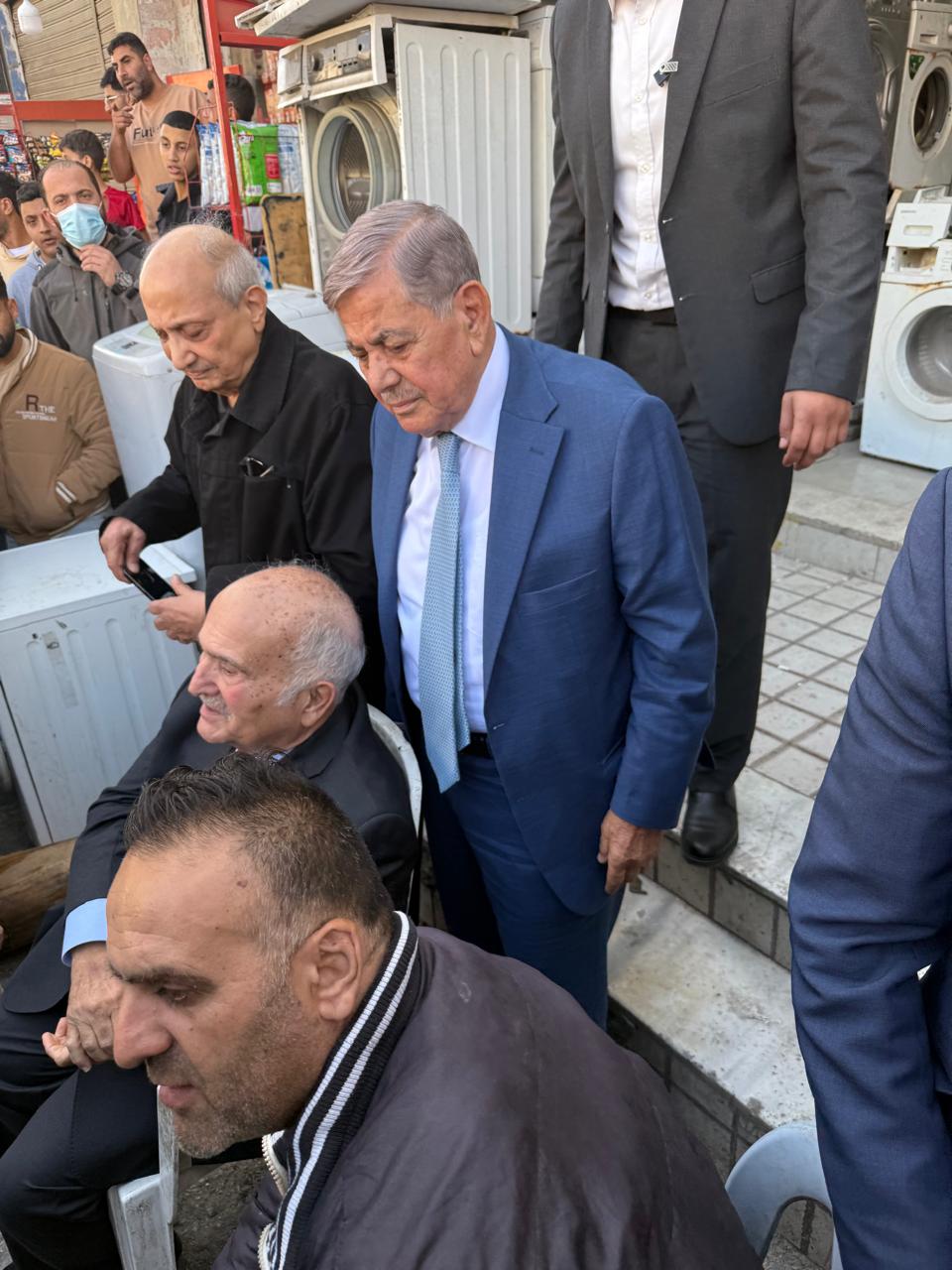 عندما يعيش الأمير حسن أجمل ذكرياته مع المواطنين البسطاء في مخيم الوحدات