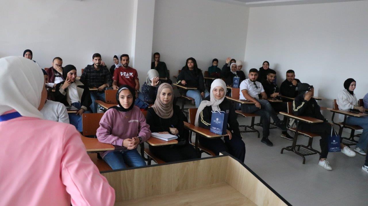 عمان العربية تستقبل طلبة مدرسة أكاديمية جسور المعرفة الدولية في إطار تعزيز دورها الأكاديمي