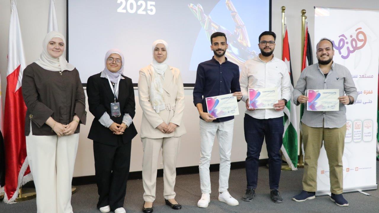 عمان العربية تستضيف الحفل الختامي لهاكاثون UNI Agents بمشاركة IEEE AAU ووفود من (24) دولة عربية