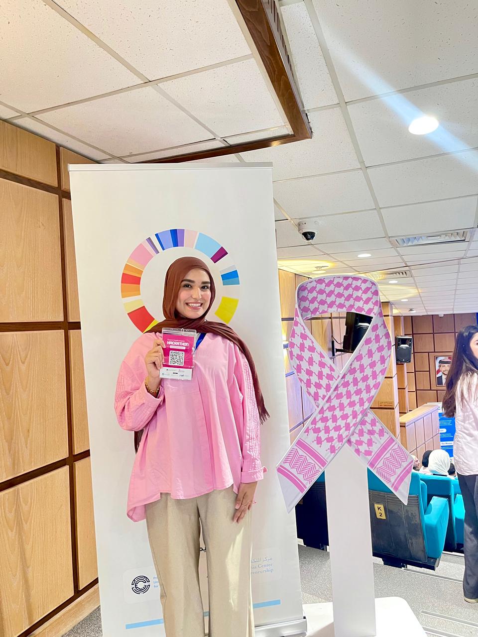 الطالبة لين نوفل من عمان العربية تحقق مركزًا متقدمًا في هاكاثون التأثير في صحة المستقبل