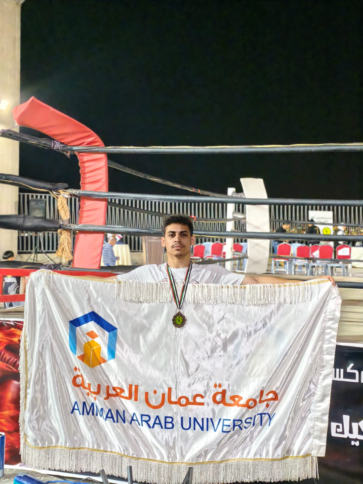 الطالب الخالدي من عمان العربية يحصل على المركز الثالث في بطولة الجنوب للرياضات القتالية