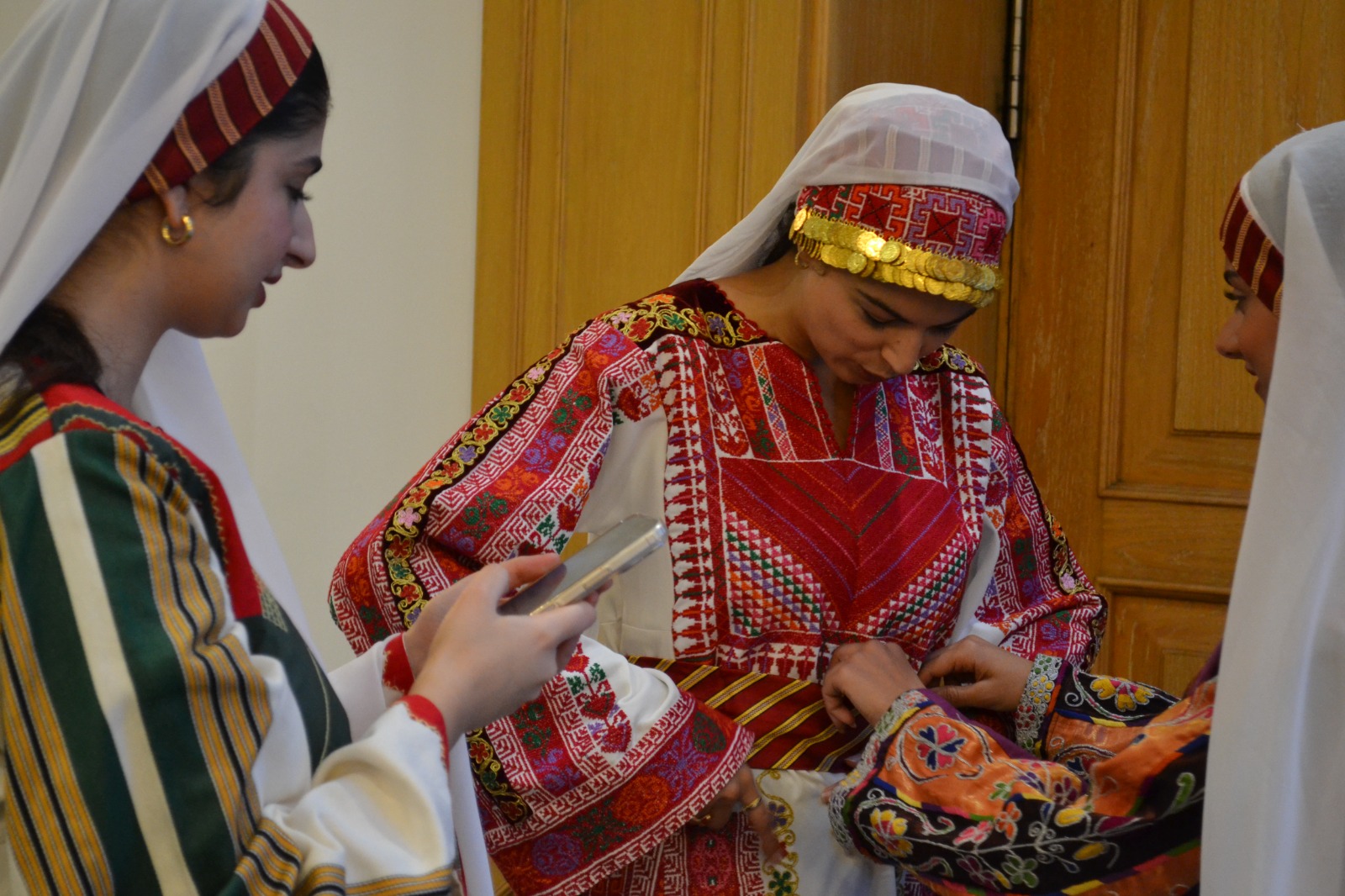 بزيت الزيتون وثوب الجدات،، نساء من أجل القدس يحيين ذاكرة البلاد