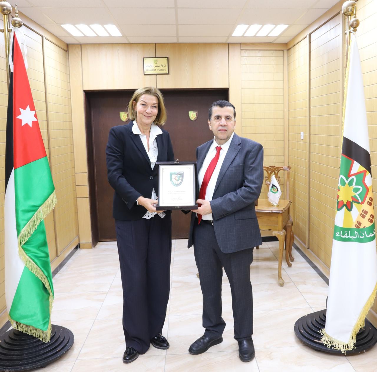 وفد من شركة Pearson العالمية يزور جامعة البلقاء التطبيقية ويبحث تعزيز البرامج التقنية والمهارات المستقبلية