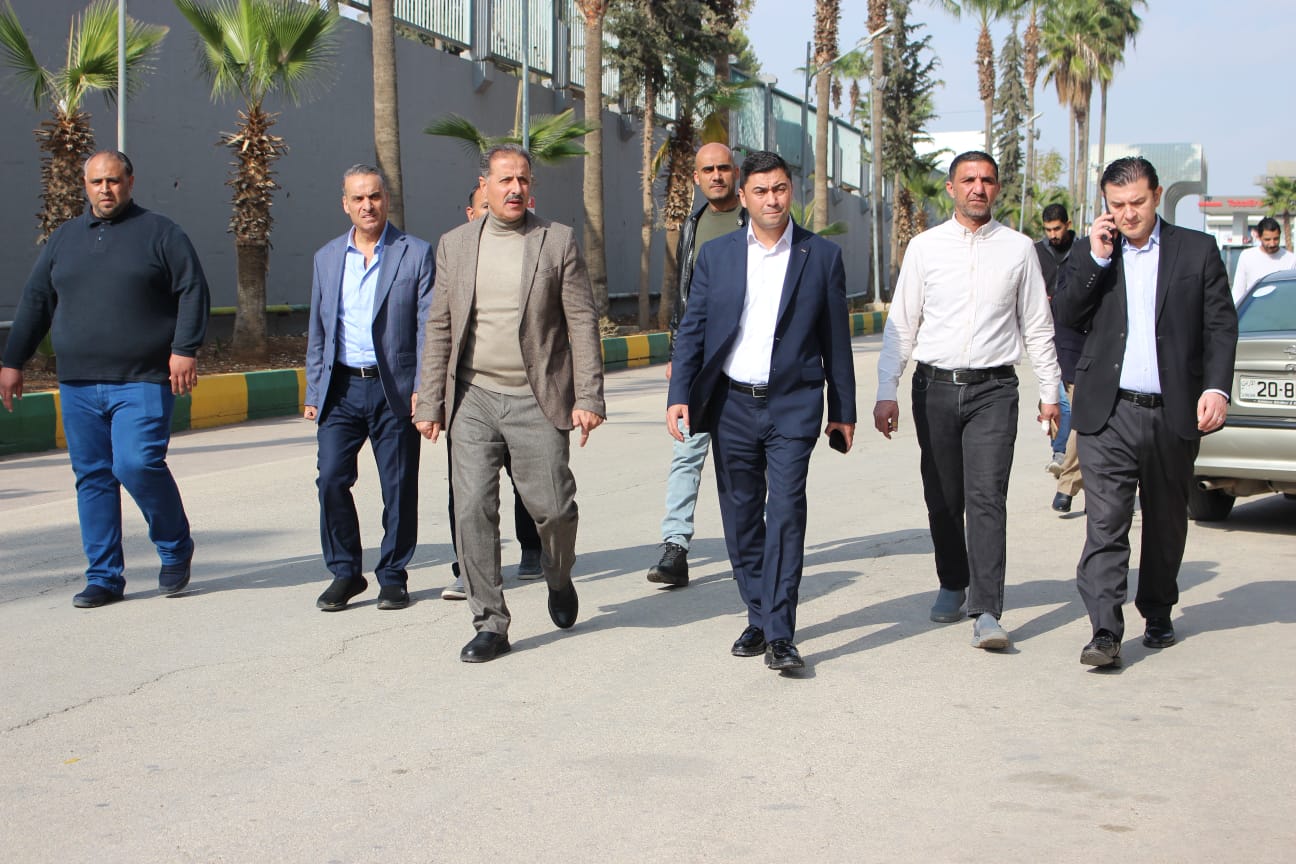 أمين عام وزارة الشباب يطلع على الصيانة الجارية في مدينة الحسن للشباب - صور