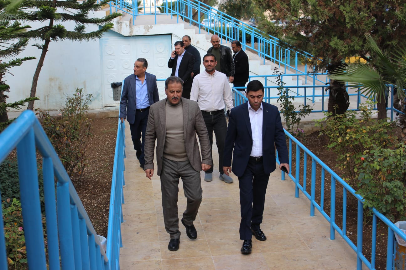 أمين عام وزارة الشباب يطلع على الصيانة الجارية في مدينة الحسن للشباب - صور