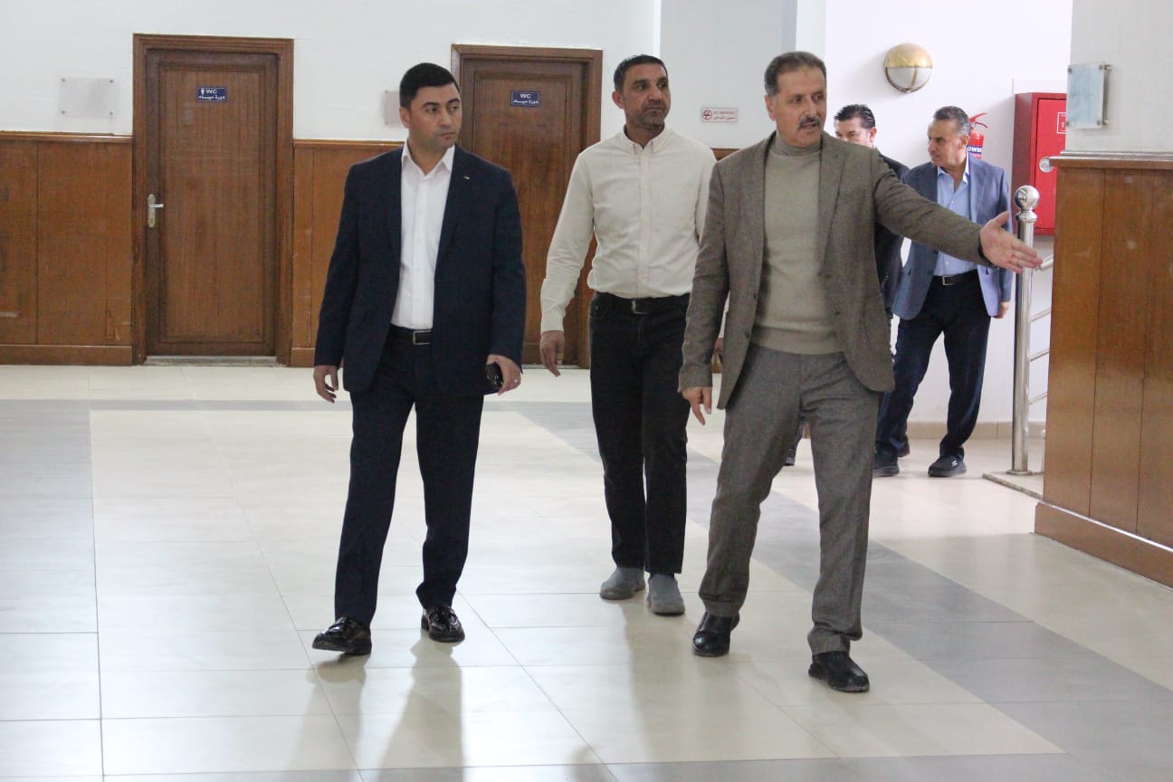 أمين عام وزارة الشباب يطلع على الصيانة الجارية في مدينة الحسن للشباب - صور