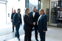 السفيرة الهولندية تزور العقبة وتطّلع على تجربة النافورة مولفي المباني الخضراء