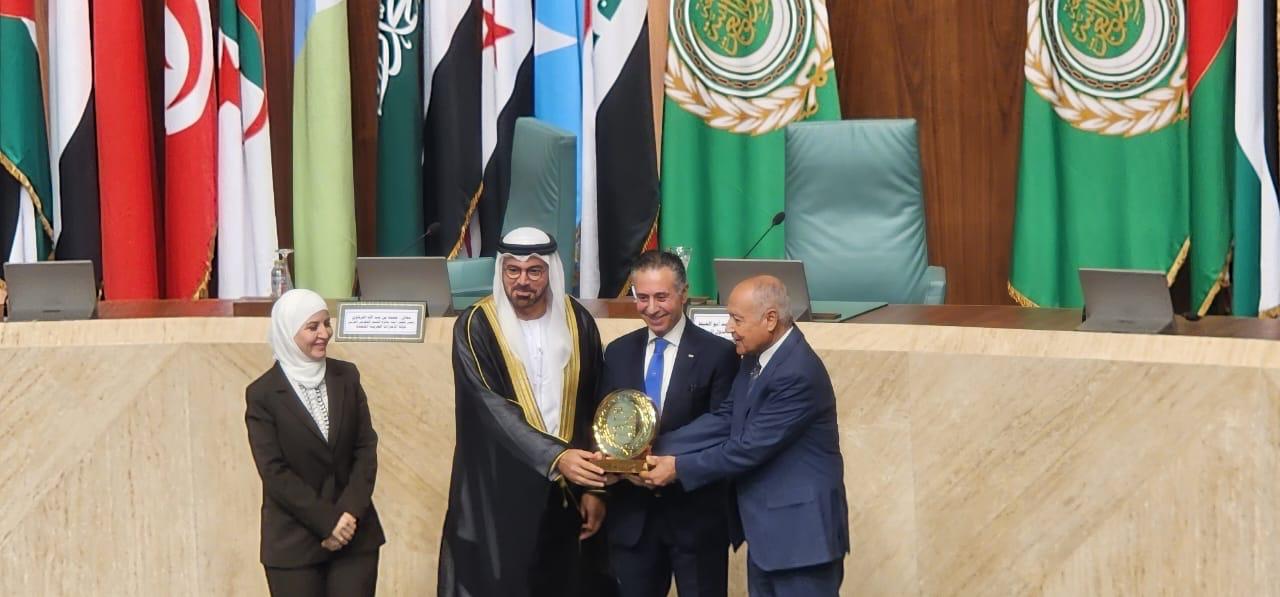 وزارة الصناعة والتجارة والتموين تفوز بجائزة التميز الحكومي العربي .. أفضل وزارة عربية