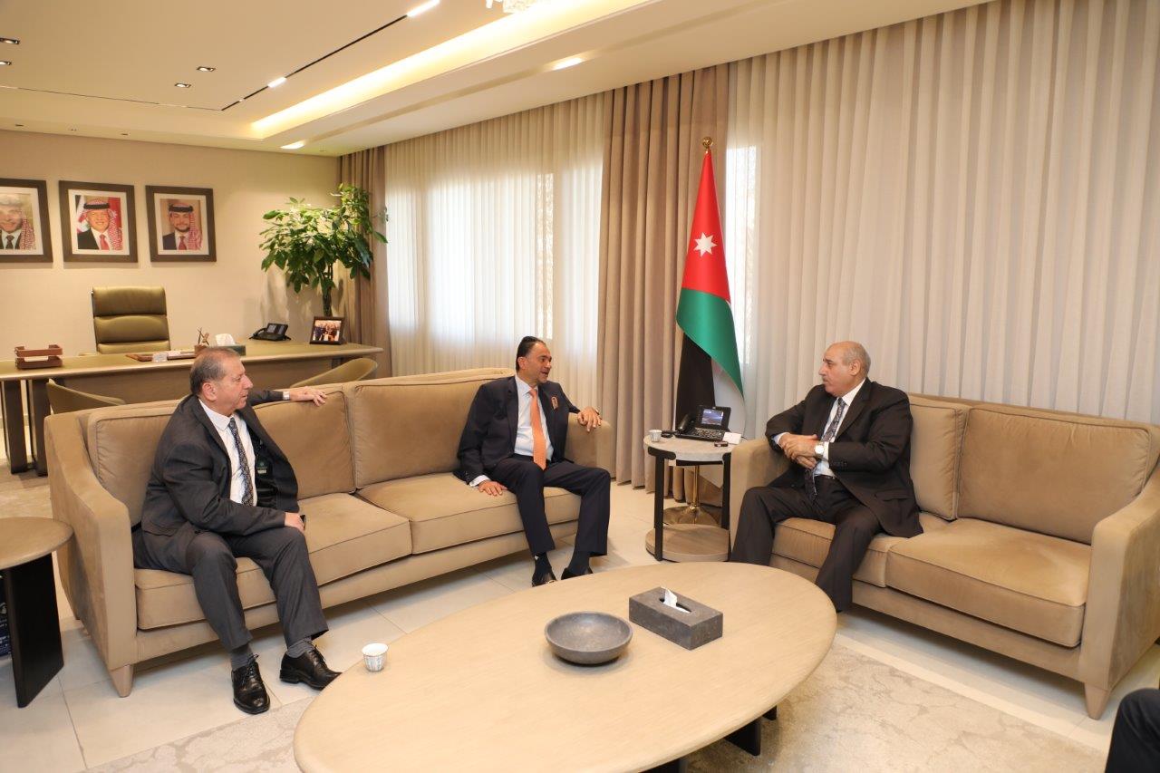 رئيس مجلس النواب الأردني يستقبل رئيس مجلس أمناء ورئيس جامعة عمّان العربية