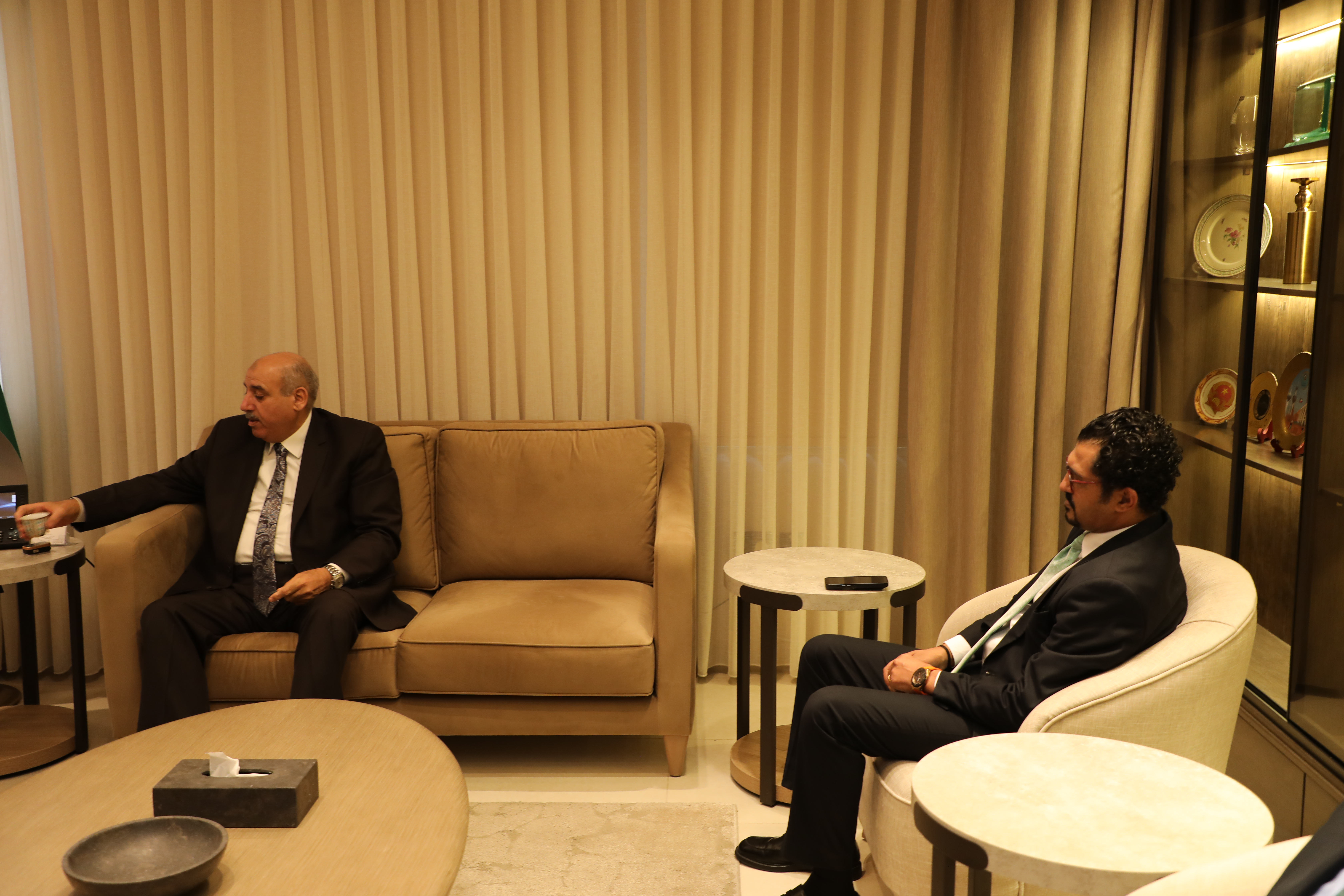 رئيس مجلس النواب الأردني يستقبل رئيس مجلس أمناء ورئيس جامعة عمّان العربية