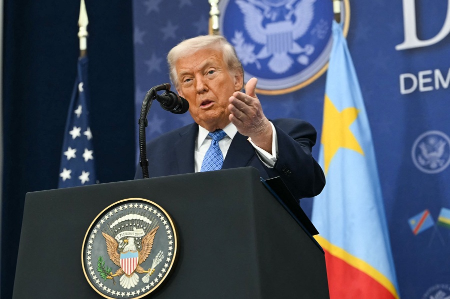 أميركا أولًا.. لا الديمقراطية: كيف تعيد استراتيجية ترامب للأمن القومي تشكيل العالم؟