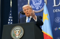 أميركا أولًا.. لا الديمقراطية: كيف تعيد استراتيجية ترامب للأمن القومي تشكيل العالم؟