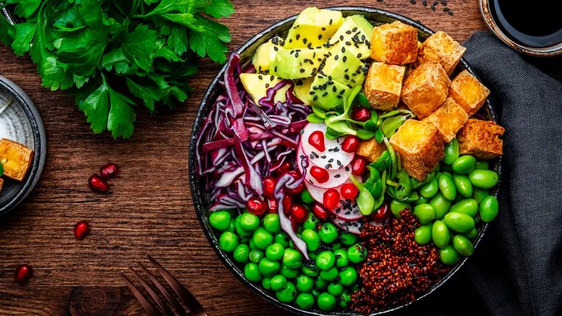 الخضروات قبل البروتين والنشويات.. حقيقة أم ترند؟