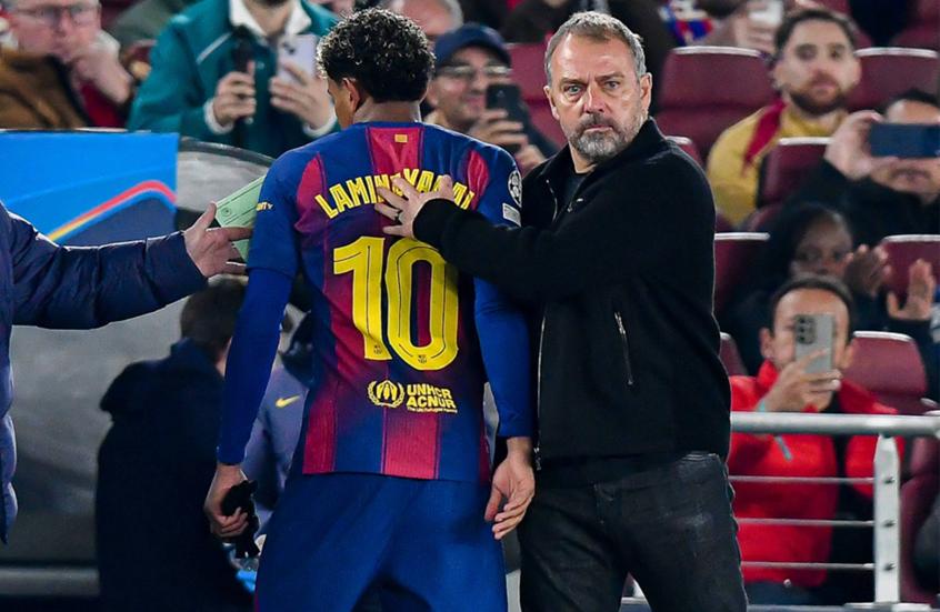 فليك يعلق على رد فعل لامين جمال بعد استبداله أمام فرانكفورت