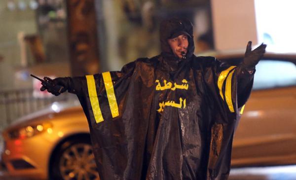 إدارة السير للسائقين: لا تغادروا مركباتكم في حال تعطلها