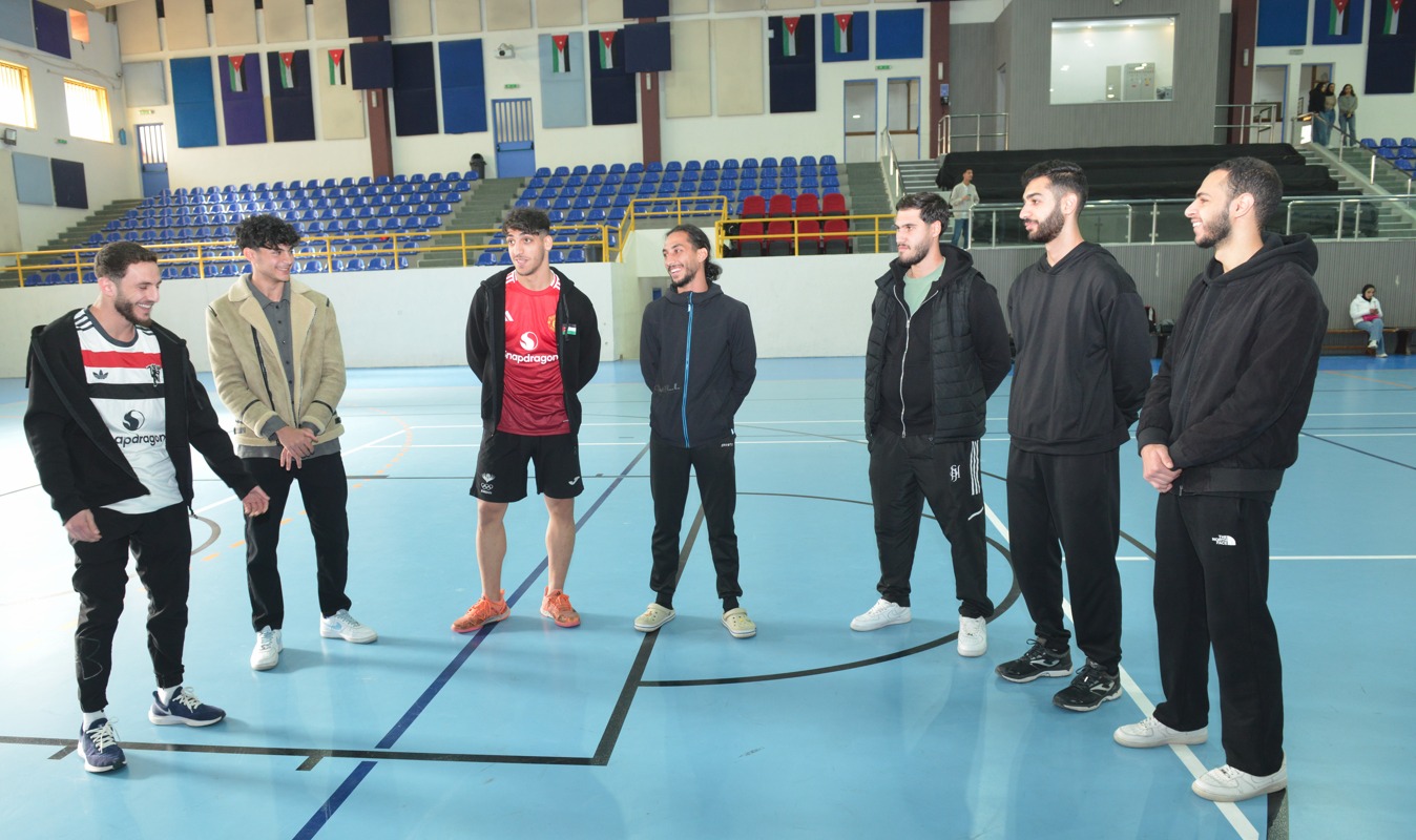 رئيس جامعة البترا يلتقي أسرة الكاراتيه الأردنية ويشيد بإنجازات المنتخب