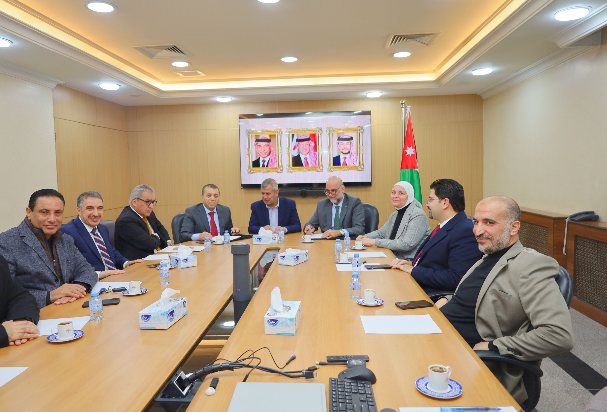 توقيع اتفاقية لتوليد طاقة شمسية باستطاعة 100 ميغا واط لغايات صناعية