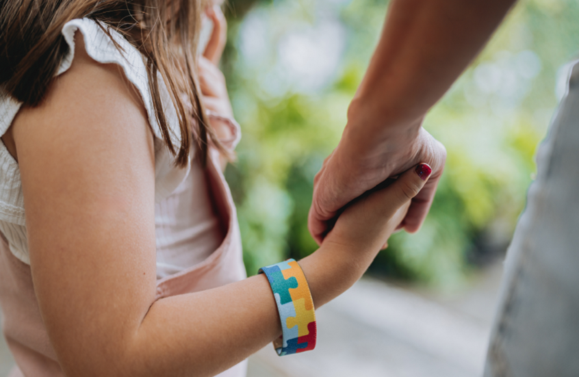 نموذج الضربات الثلاث.. رؤية جديدة لأسباب التوحد وسبل الوقاية المبكرة