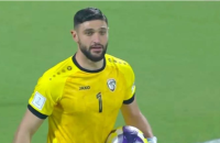 مشهد مؤثر لحارس منتخب سوريا إلياس هدايا بعد خسارة نسور قاسيون أمام المغرب (فيديو)