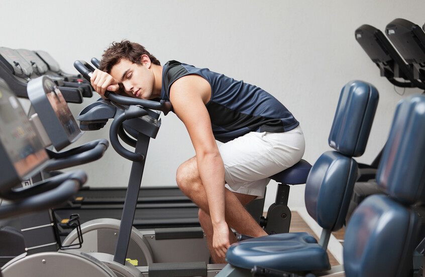 دراسة تكشف الأولوية بين النوم والرياضة 