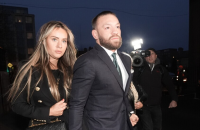 من نادلة إلى عروس الفاتيكان.. ماكغريغور يتزوج دي ديفلين وفاء لشريكة رحلة صعوده