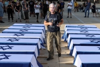 عائلات أسرى إسرائيليين يصفون نتنياهو بالـوضيع #عاجل