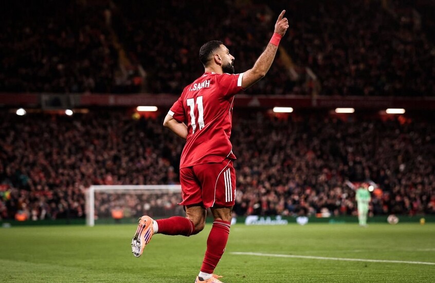 جدل جديد في مستقبل محمد صلاح.. الكشف عن سبب سفر مو إلى السعودية (فيديو)