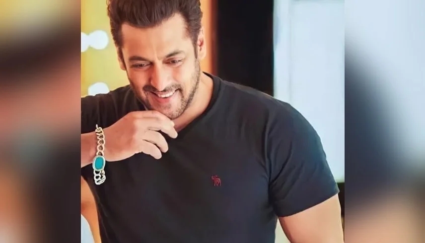 رمز شخصي أم تميمة حظ؟ سلمان خان يوضح سبب ارتدائه الدائم للسوار الأزرق