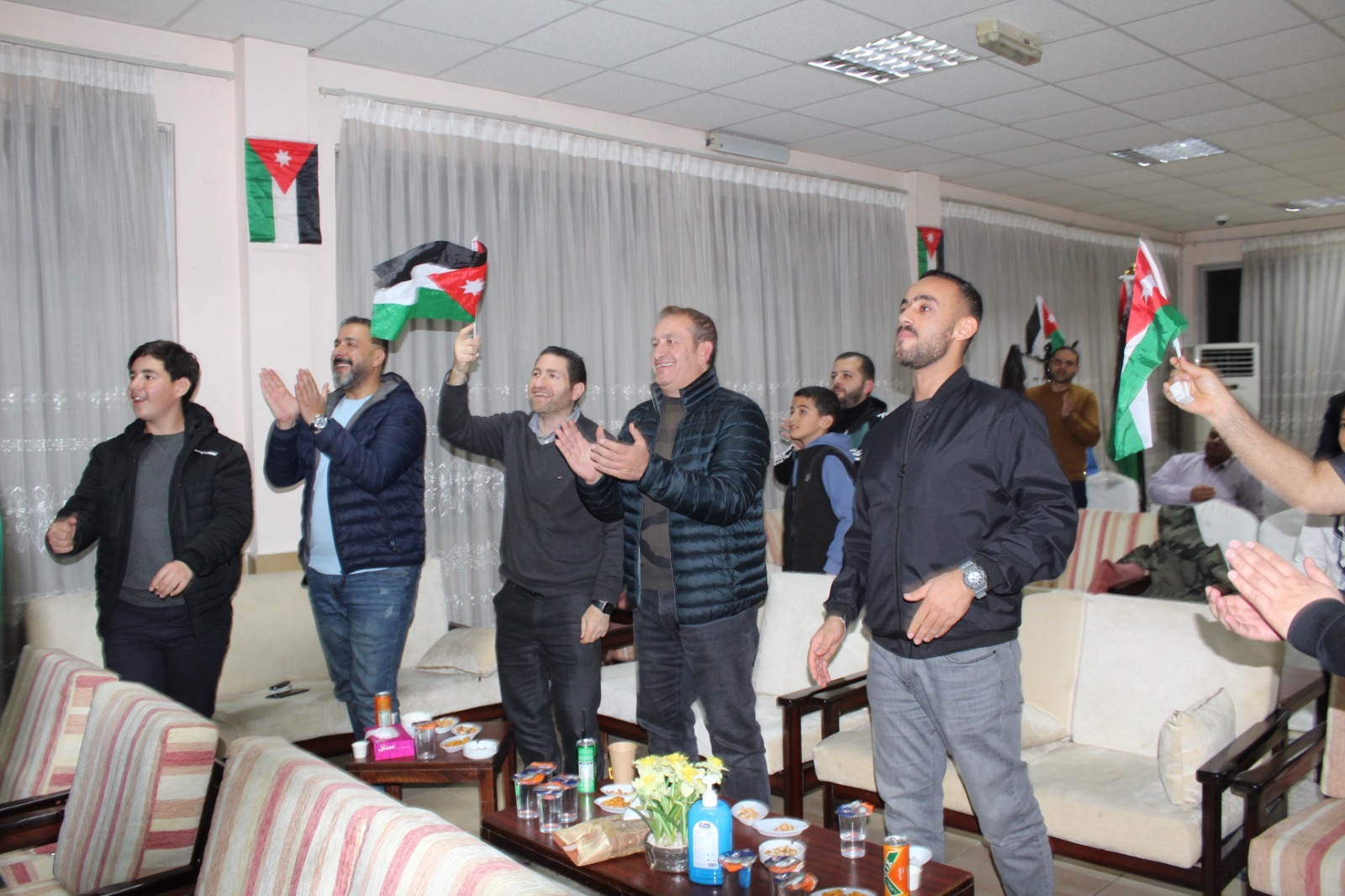 جامعة البترا تحتفي بتأهل النشامى التاريخي لنهائي كأس العرب