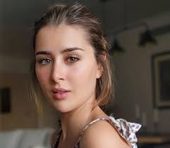 عائشة بن أحمد: الصدفة قادتني للتمثيل.. ومصر تصنع النجومية