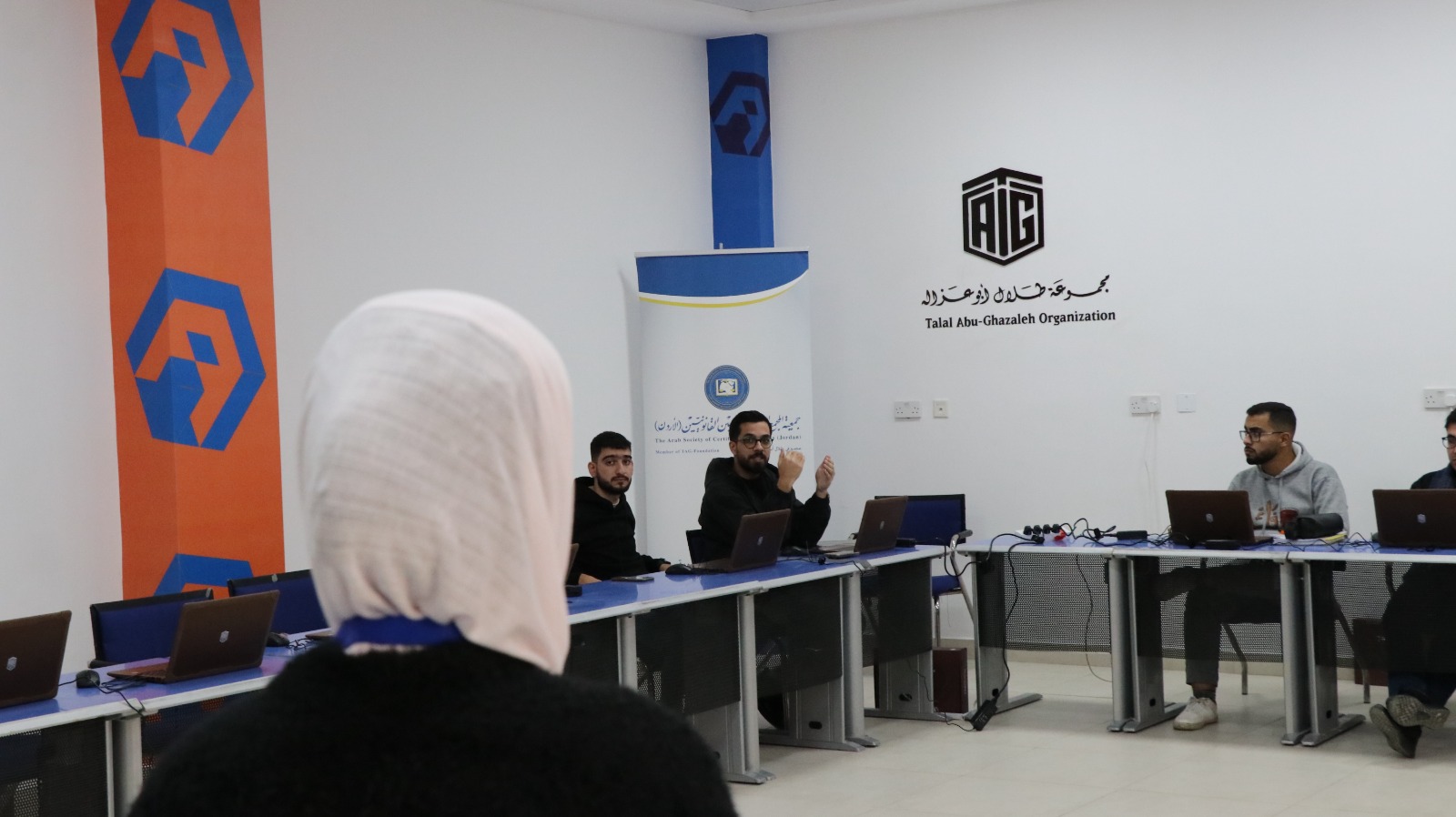 كلية الهندسة في عمان العربية تنفذ دورة تدريبية بعنوان التصميم الهندسي باستخدام الحاسوب برمجية بروكن PROKON  