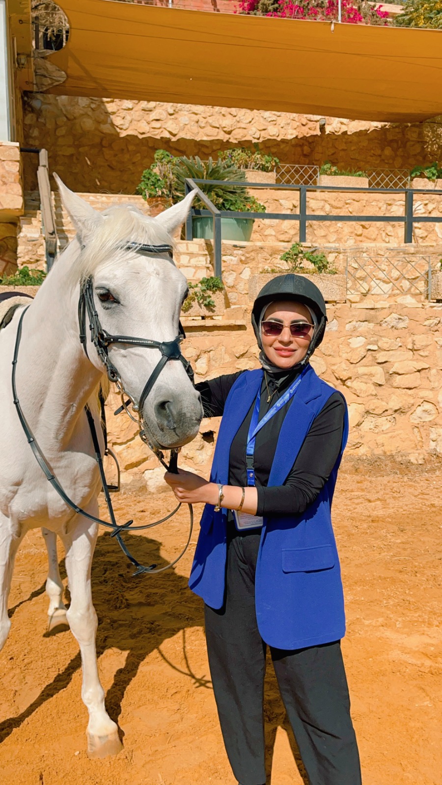 كلية الصيدلة عمان العربية تعزز ريادتها في النشاطات اللامنهجية بزيارة نادي الفروسية (Forest Hill)