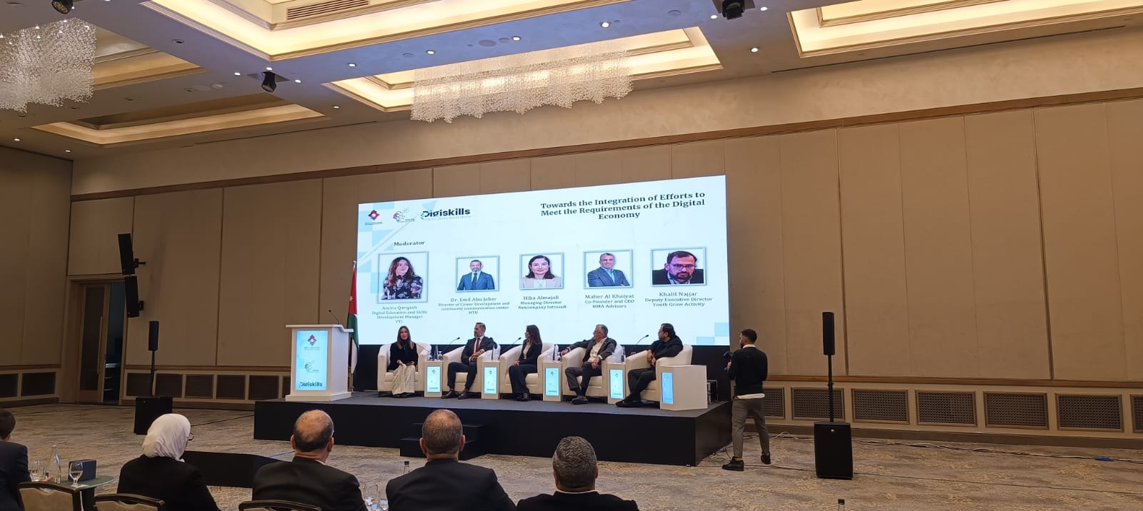 تكنولوجيا المعلومات في عمان العربية تشارك في حفل إطلاق الدراسة الوطنية لفجوة المهارات الرقمية