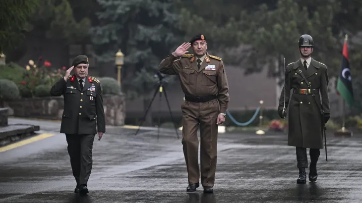 ما الأسباب المحتملة لتحطم طائرة رئيس الأركان الليبي؟