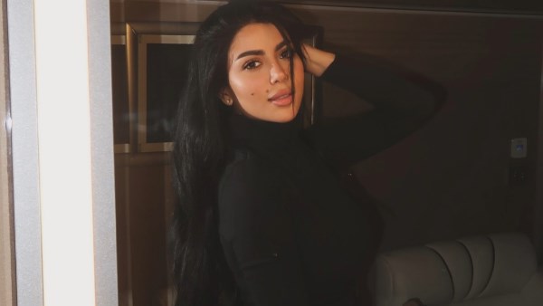 بالكاجوال.. كارولين عزمي تخطف الأنظار عبر إنستجرام