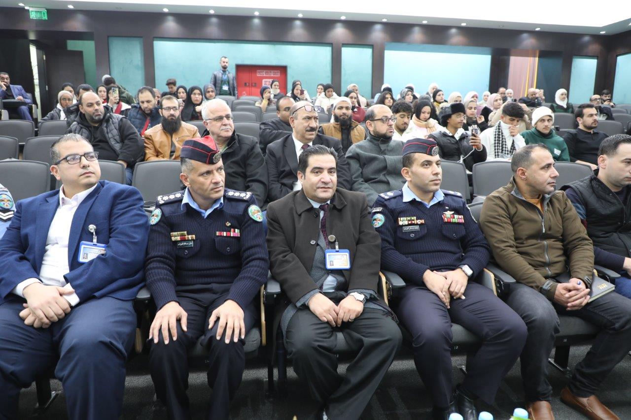 كفى نزيف الطرقات عرض مسرحي في جامعة عمان العربية لتعزيز الوعي المروري - صور