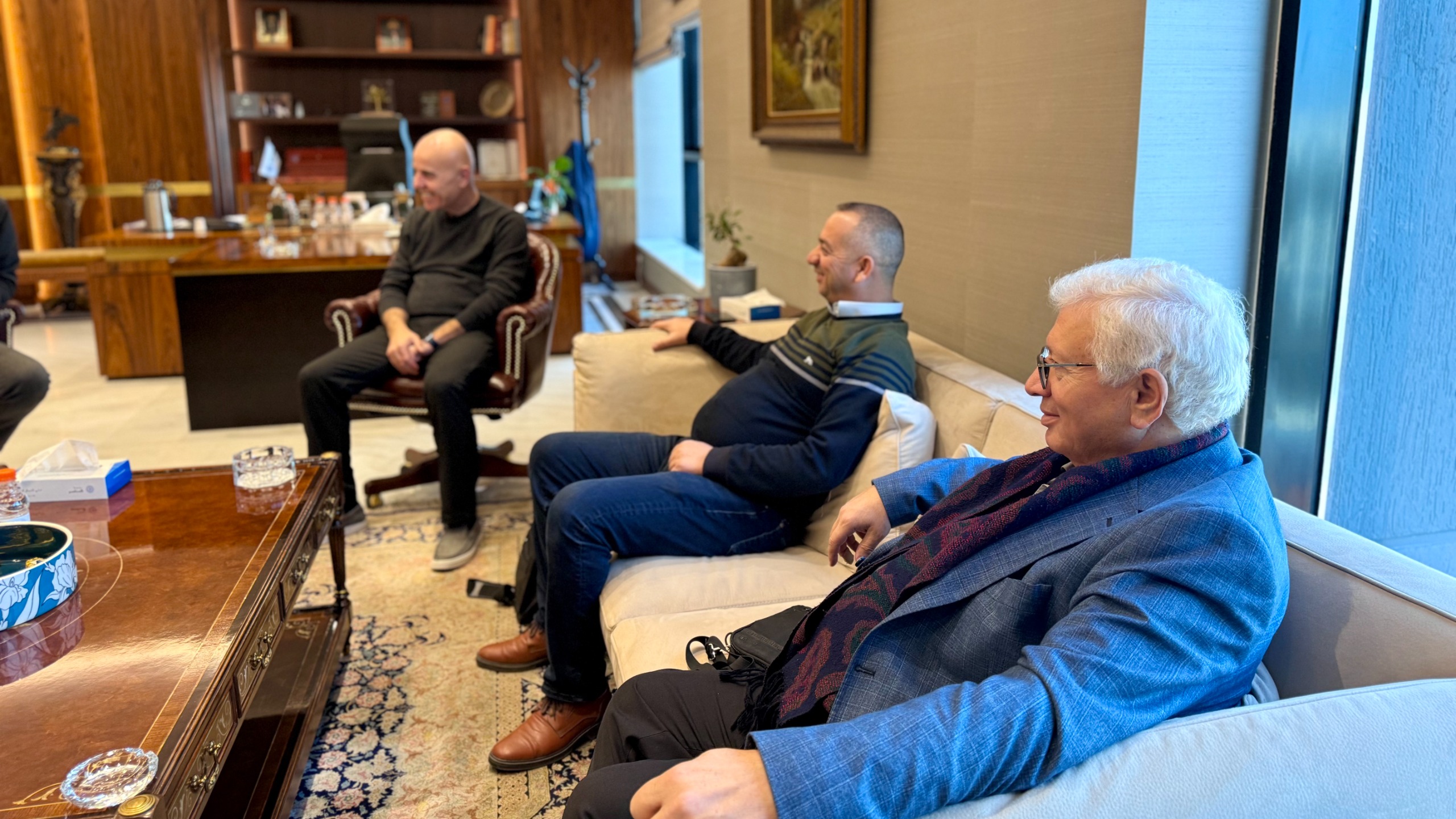  وفد سوري يزور مصنع إسمنت المناصير للاطلاع على أحدث تقنيات الإنتاج والفحص - صور