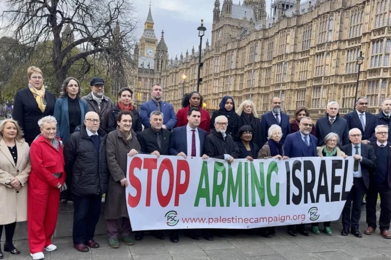 ضباط بريطانيون سابقون يطالبون ستارمر بوقف تسليح إسرائيل #عاجل