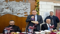 وزير الداخلية يشارك بقداس منتصف الليل في كنيسة المهد ببيت لحم